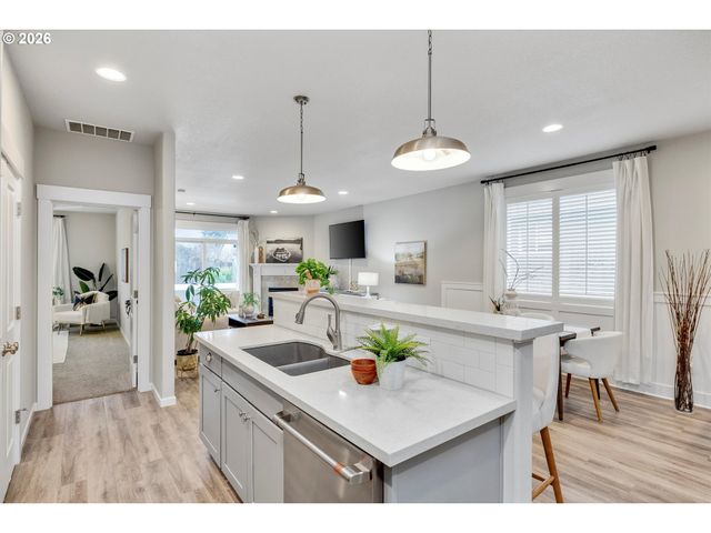 1460 Se 9TH Ave, Canby, OR 97013