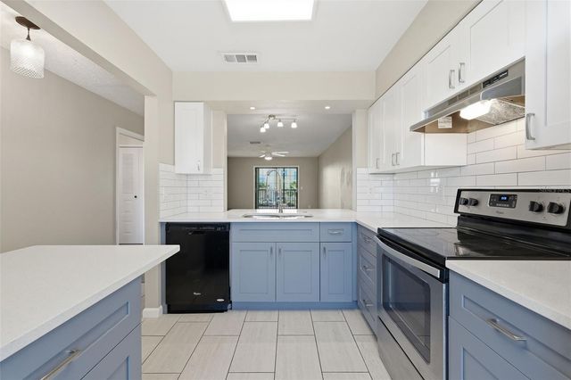 340 CAUSEWAY BOULEVARD 107, Dunedin, FL 34698