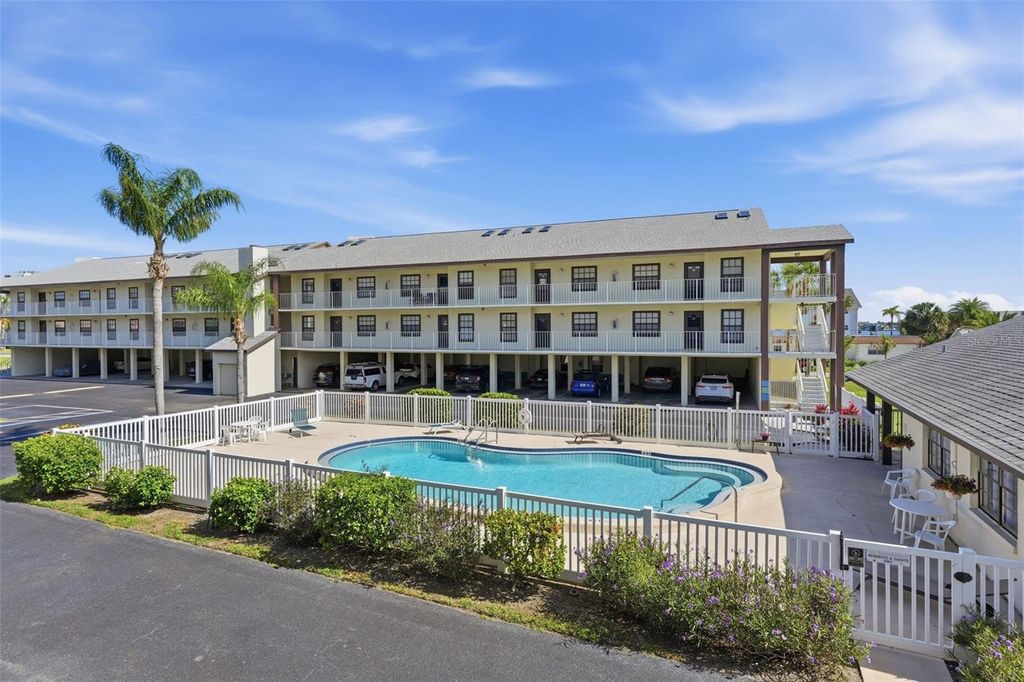 340 CAUSEWAY BOULEVARD 107, Dunedin, FL 34698