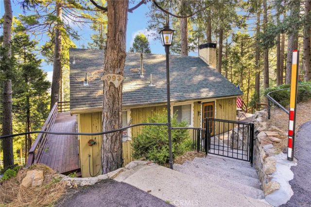 993 Mercury Way, Crestline, CA 92325
