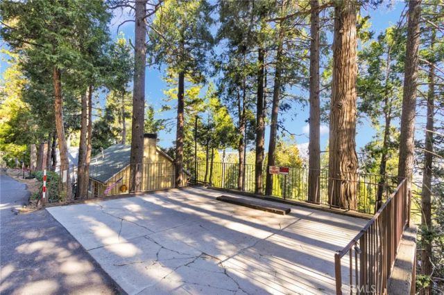 993 Mercury Way, Crestline, CA 92325