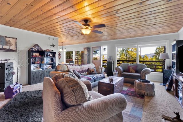 993 Mercury Way, Crestline, CA 92325