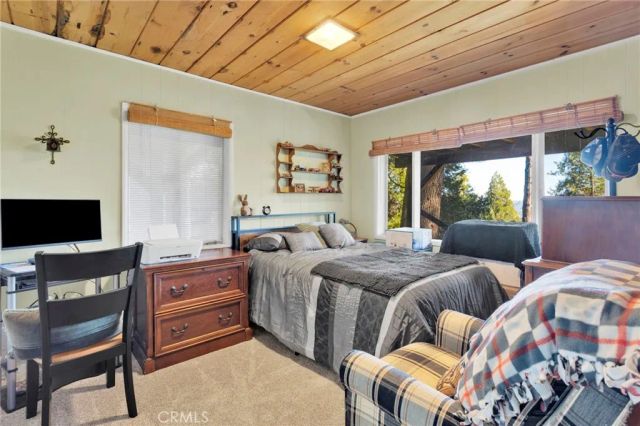 993 Mercury Way, Crestline, CA 92325