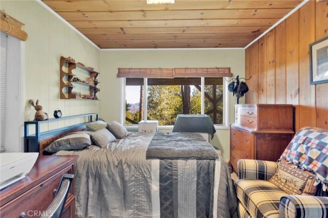 993 Mercury Way, Crestline, CA 92325