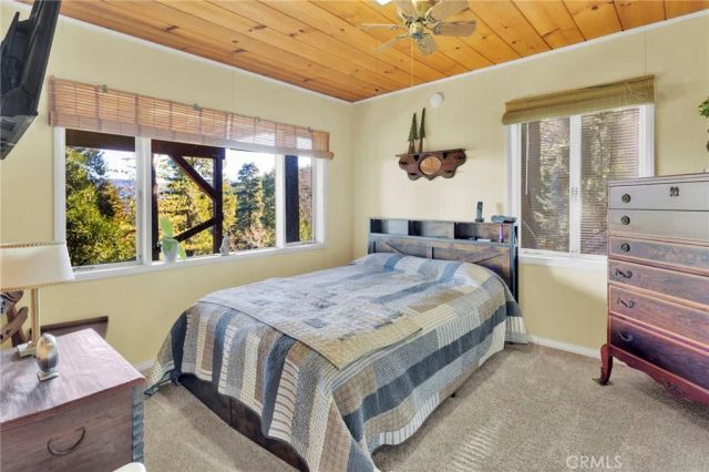 993 Mercury Way, Crestline, CA 92325