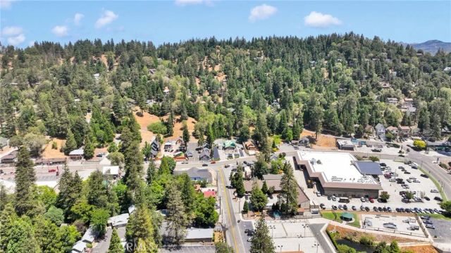993 Mercury Way, Crestline, CA 92325