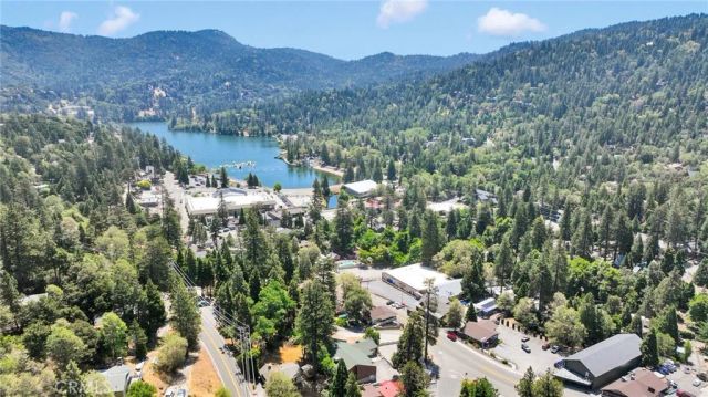 993 Mercury Way, Crestline, CA 92325