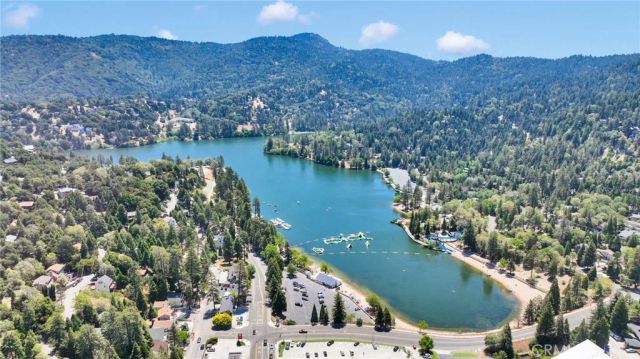 993 Mercury Way, Crestline, CA 92325