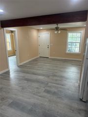 212 Highway 21 E B, Bastrop, TX 78602