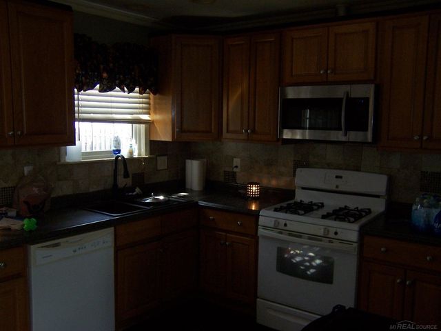 15959 Dugan Street, Roseville, MI 48066