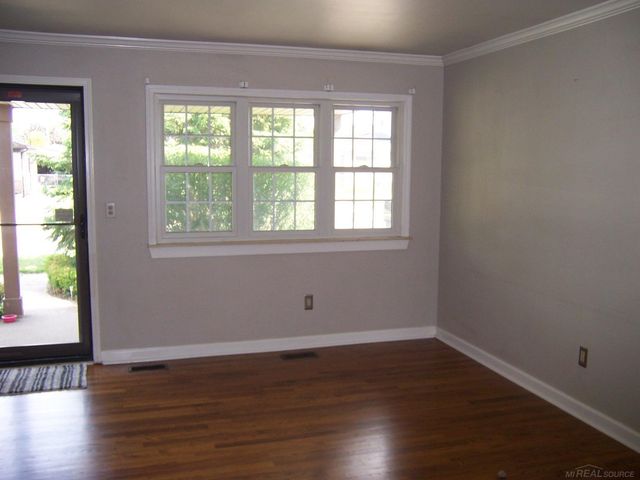 15959 Dugan Street, Roseville, MI 48066