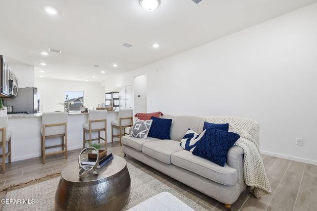 13825 Summer Wave Avenue, El Paso, TX 79928