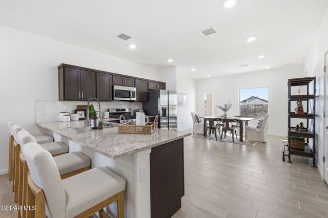 13825 Summer Wave Avenue, El Paso, TX 79928