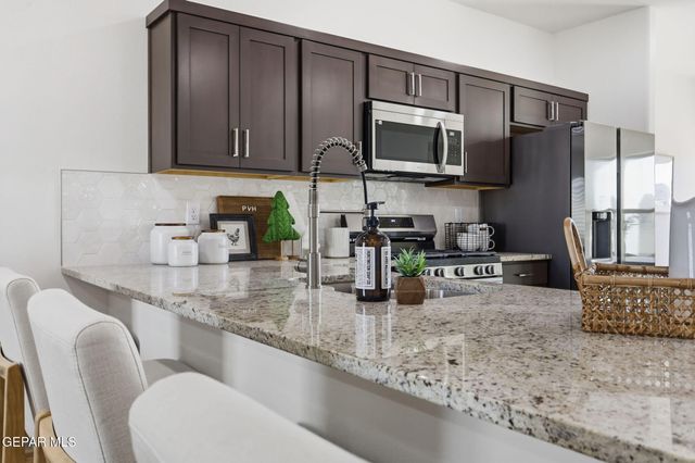 13825 Summer Wave Avenue, El Paso, TX 79928