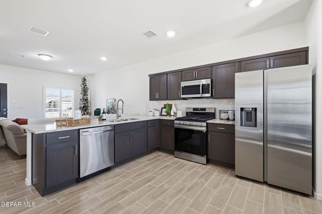 13825 Summer Wave Avenue, El Paso, TX 79928