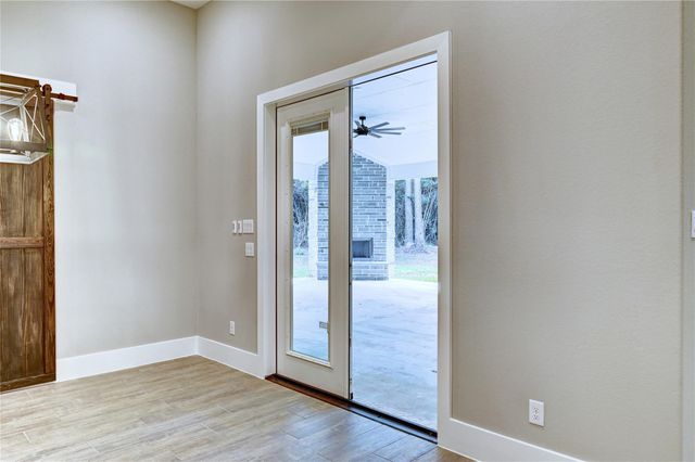 26127 E Crown Crossing Drive, Montgomery, TX 77316