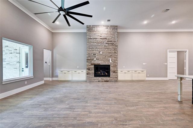 26127 E Crown Crossing Drive, Montgomery, TX 77316