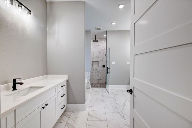 26127 E Crown Crossing Drive, Montgomery, TX 77316