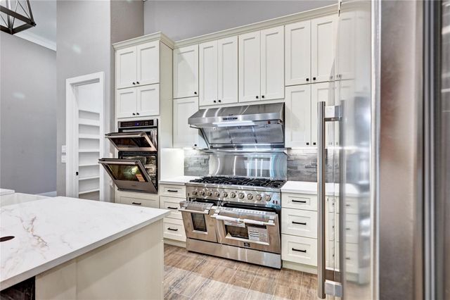 26127 E Crown Crossing Drive, Montgomery, TX 77316