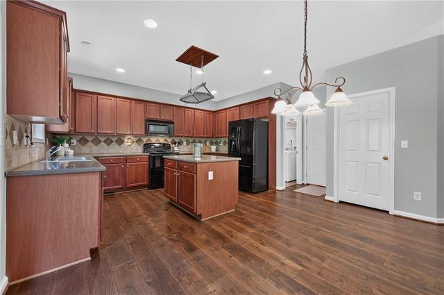 2710 Huddlestone Way, Cumming, GA 30041