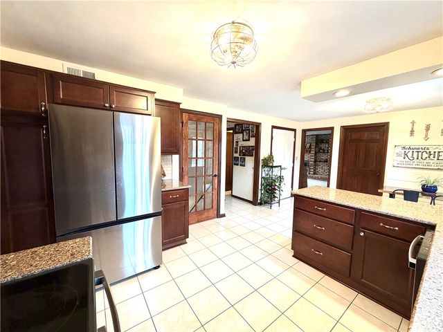 311 Amblewood Cir, Hempfield Twp, PA 15601