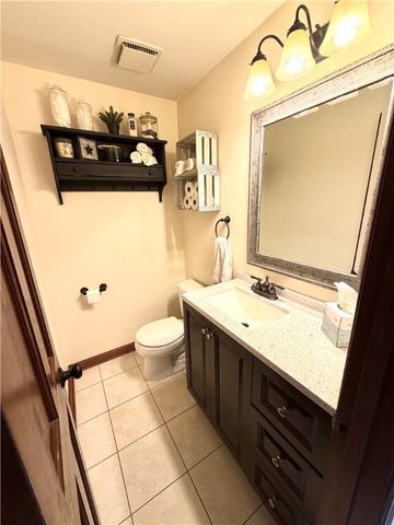 311 Amblewood Cir, Hempfield Twp, PA 15601