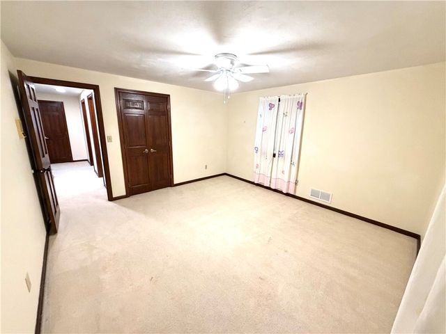 311 Amblewood Cir, Hempfield Twp, PA 15601