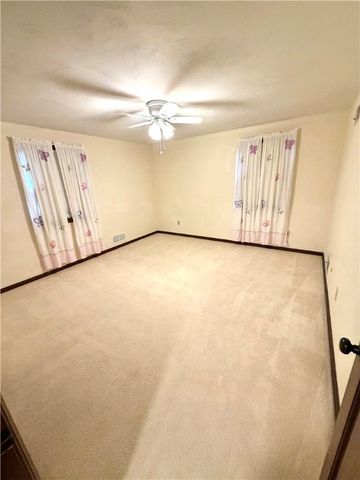 311 Amblewood Cir, Hempfield Twp, PA 15601