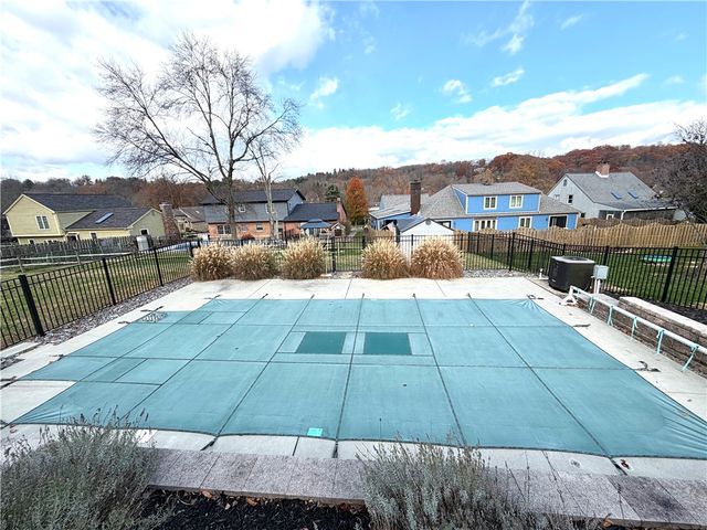 311 Amblewood Cir, Hempfield Twp, PA 15601