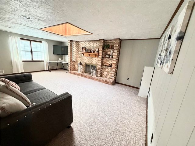 311 Amblewood Cir, Hempfield Twp, PA 15601