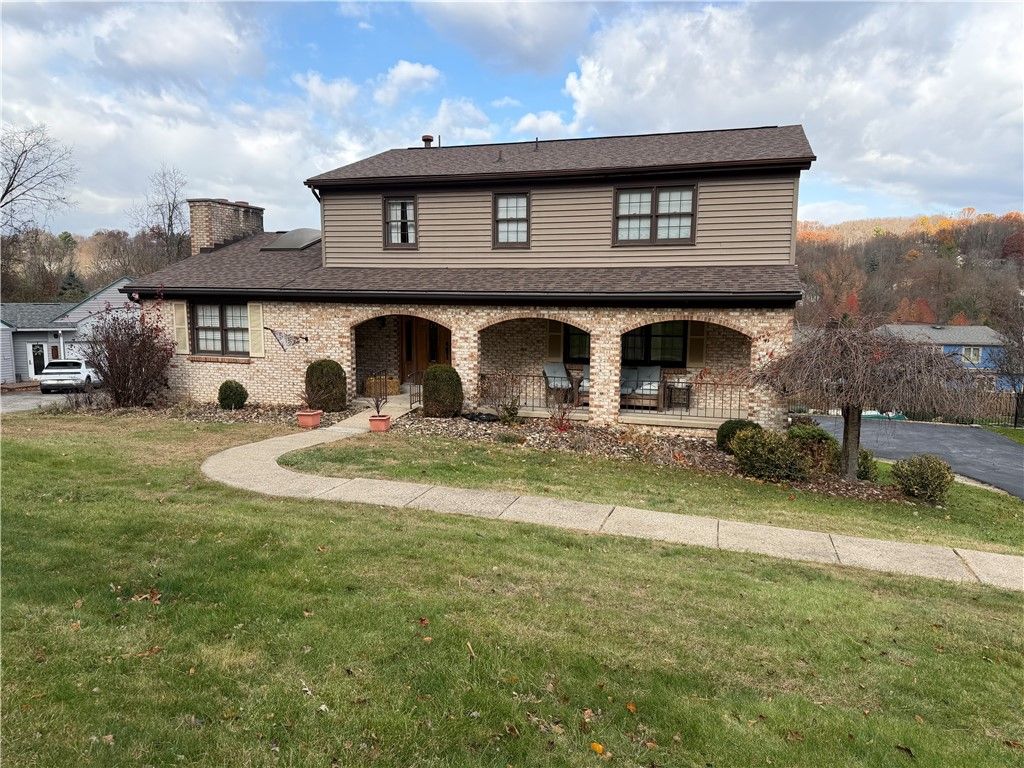 311 Amblewood Cir, Hempfield Twp, PA 15601
