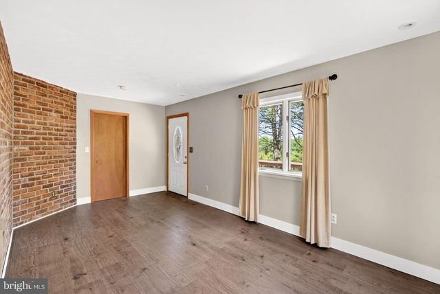 8390 BLOOMING GROVE RD, Glen Rock, PA 17327