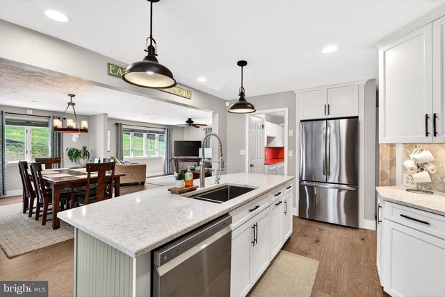 8390 BLOOMING GROVE RD, Glen Rock, PA 17327