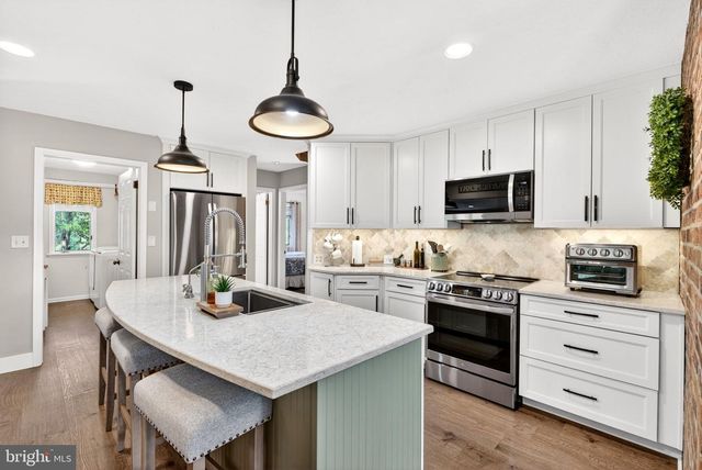 8390 BLOOMING GROVE RD, Glen Rock, PA 17327