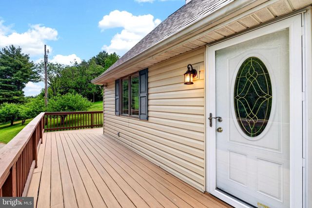 8390 BLOOMING GROVE RD, Glen Rock, PA 17327