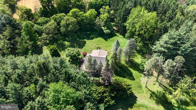 8390 BLOOMING GROVE RD, Glen Rock, PA 17327