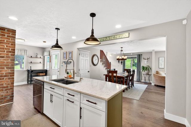 8390 BLOOMING GROVE RD, Glen Rock, PA 17327