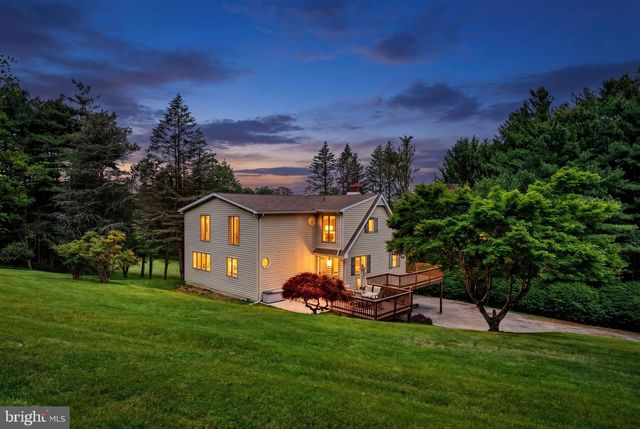 8390 BLOOMING GROVE RD, Glen Rock, PA 17327
