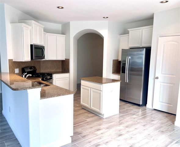 31 Hearthwick Road, Tomball, TX 77375