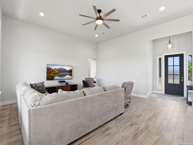 1535 Prairie Pass, Seguin, TX 78155