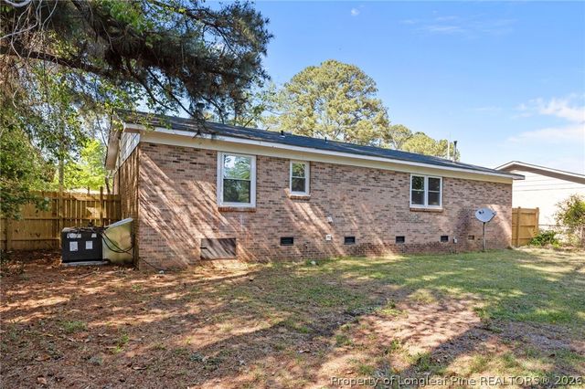 2633 Dumbarton Road, Fayetteville, NC 28306