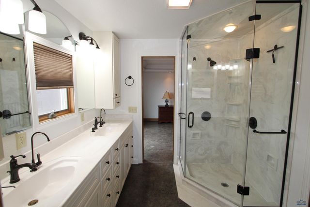 851 CATRON BLVD, Rapid City, SD 57701