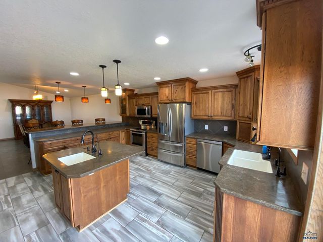 851 CATRON BLVD, Rapid City, SD 57701
