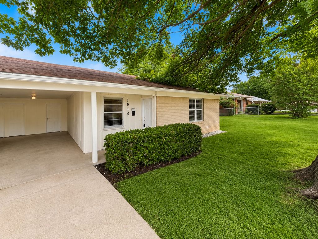 1615 N Alexander Street, Sherman, TX 75092