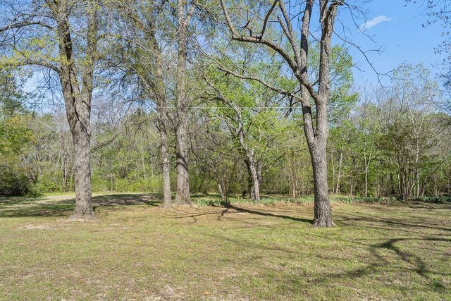 2823 Birchwood Lane, Commerce, TX 75428