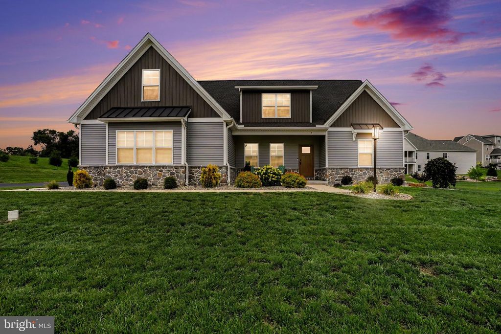 4 SUEBECCA DR, Carlisle, PA 17013