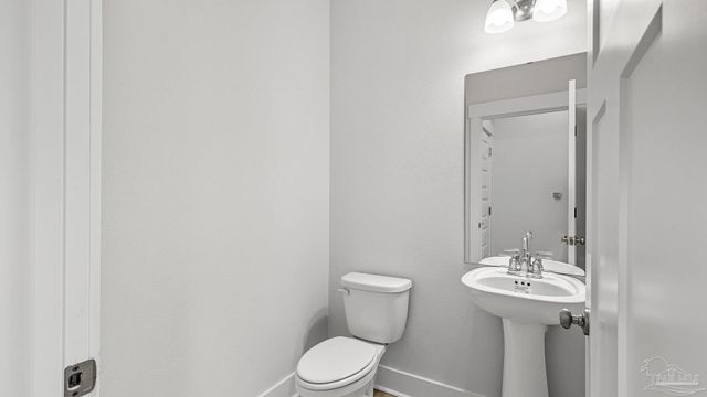 8625 Russellcross Blvd, Pensacola, FL 32507