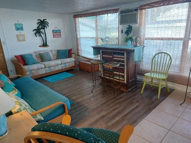 216 INDEPENDENCE AVENUE 15, Palm Harbor, FL 34684