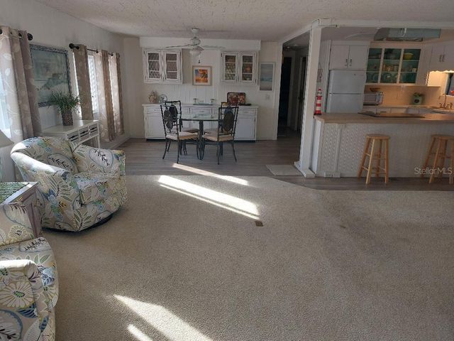 216 INDEPENDENCE AVENUE 15, Palm Harbor, FL 34684