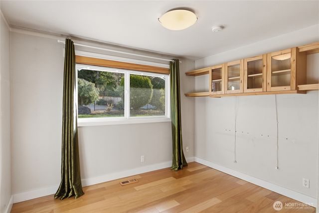 6006 105th Ave NE, Kirkland, WA 98033